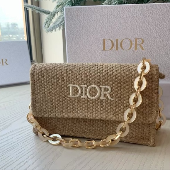 New in Box Dior Tan Heavy Hemp/Raffia GWP Shoulder Bag— Absolutely Stunning! - Picture 1 of 9